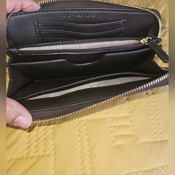 Wallet - Picture 1 of 1